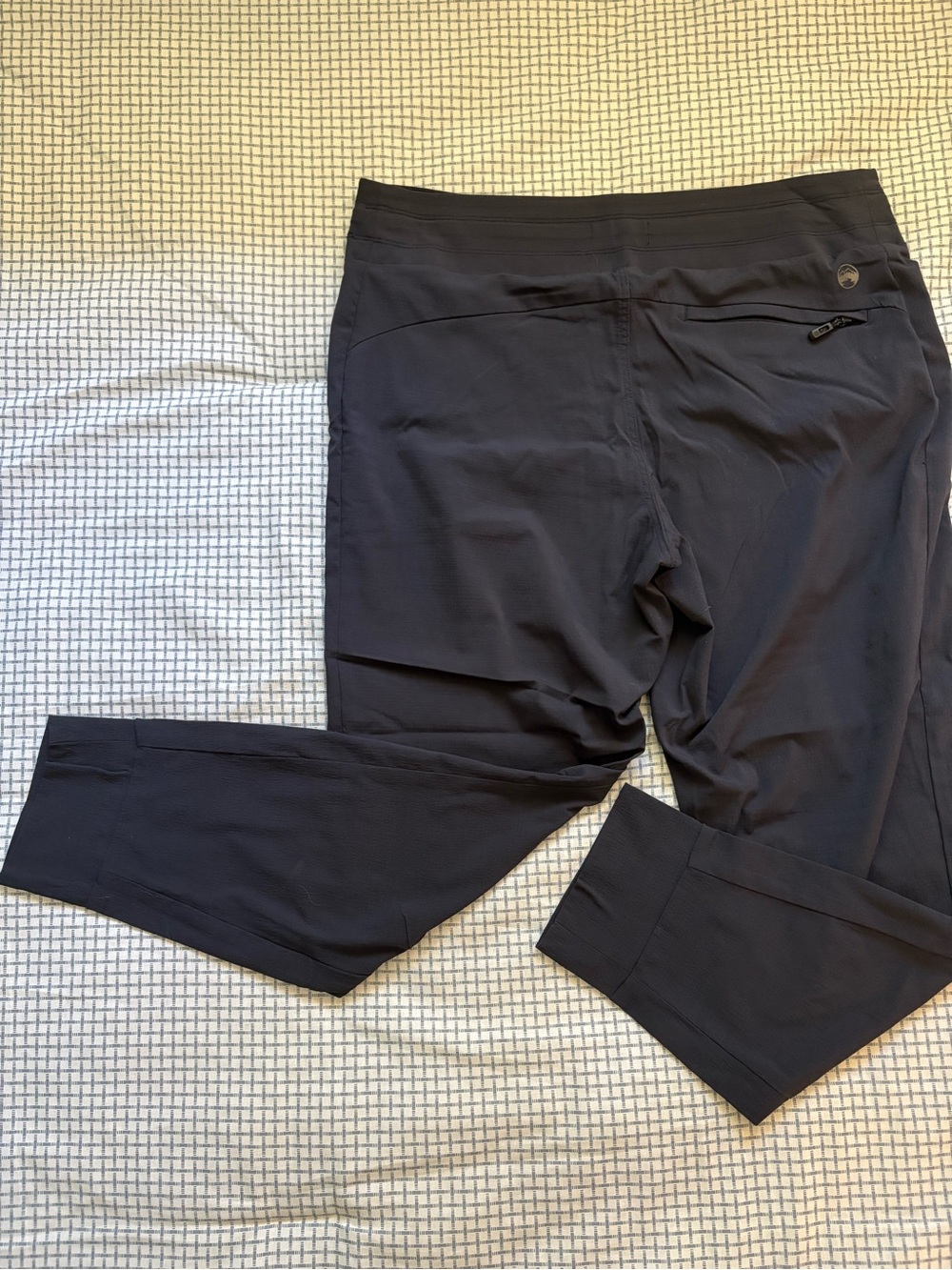 WIND RIVER Women's NAVY Performance Joggers - Sleek Pull-On Style
